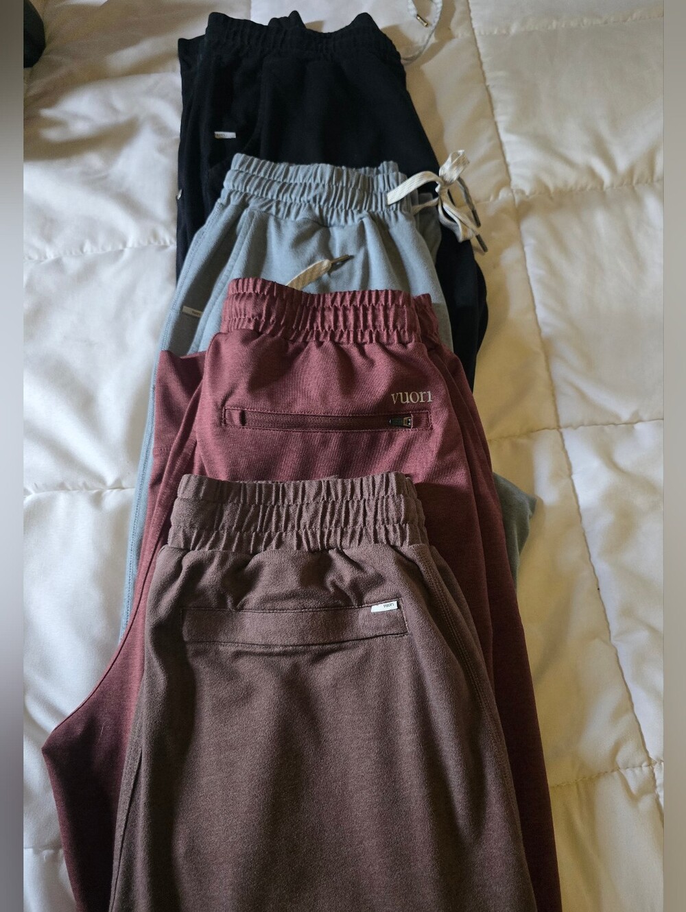 Vuori Men Sz Small Multi-Pack Jogger Bottoms — Black, Gray, Burgundy & Brown